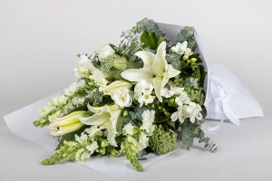 bouquet of vivid white blooms