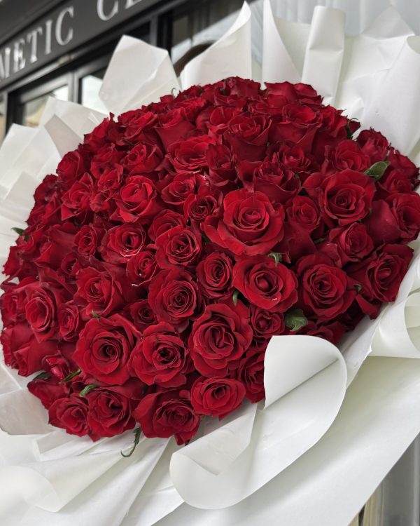 love beyond words bouquet 100 roses