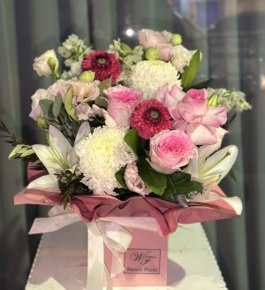 dear-mum-box-arrangement